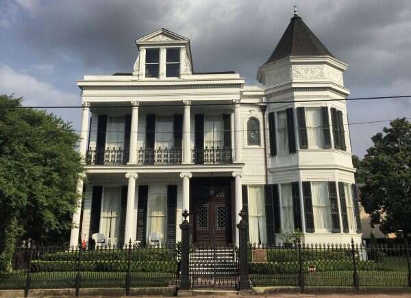 Garden District Walking Tour